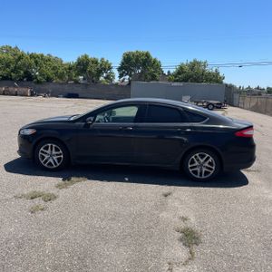 FORD FUSION SE - 3