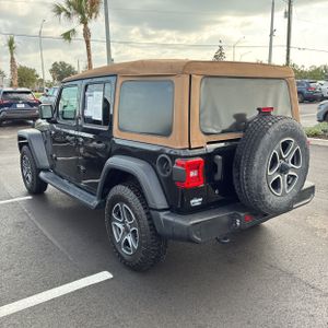 صورة 5 لـ 2020 JEEP WRANGLER UNLIMITED BLACK AND TAN