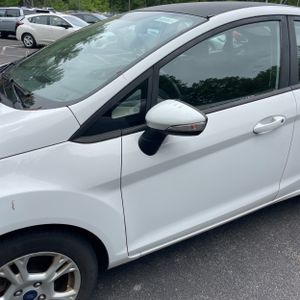 FORD FIESTA SE - 2