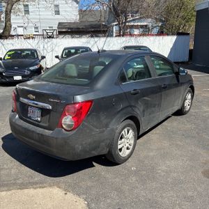 CHEVROLET SONIC LT AUTO - 8