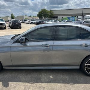 MERCEDES-BENZ E-CLASS - 4