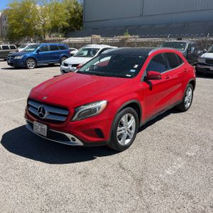 MERCEDES-BENZ GLA - 1