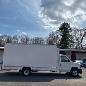 FORD E-350 CUTAWAY - 10