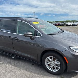 2022 Chrysler PACIFICA TOURING L — миниатюра 13
