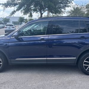 VOLKSWAGEN TIGUAN SE - 4