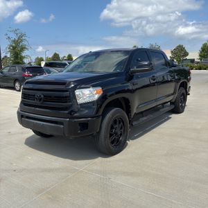 TOYOTA TUNDRA - 1