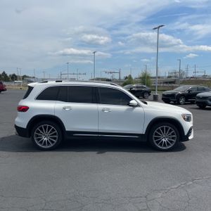 MERCEDES-BENZ GLB - 10