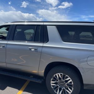 CHEVROLET SUBURBAN Z71 - 6