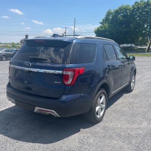 FORD EXPLORER XLT - 8