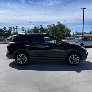 Toyota RAV4 Limited - 10