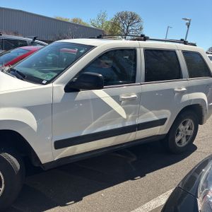 JEEP GRAND CHEROKEE LAREDO - 4