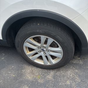 FORD EXPLORER XLT - 10