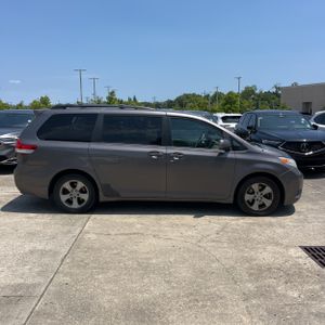 TOYOTA SIENNA - 10