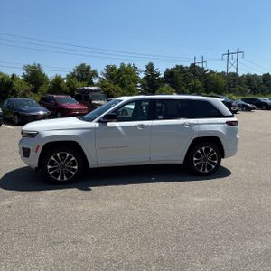 2023 JEEP GRAND CHEROKEE OVERLAND 照片 3