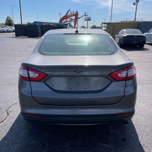 FORD FUSION SE - 4