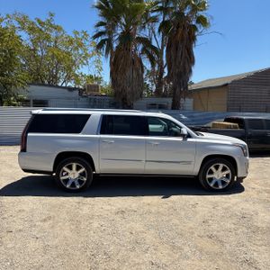 صورة 10 لـ 2020 Cadillac ESCALADE ESV PREMIUM LUXURY