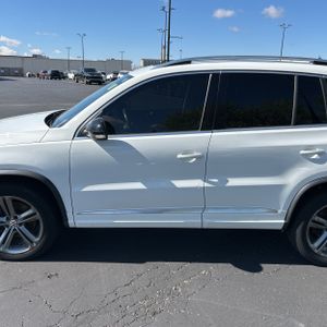VOLKSWAGEN TIGUAN 2.0T SPORT 4MOTION - 4