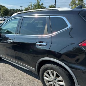 2017 Nissan ROGUE SV — фото 5