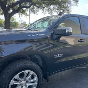 2021 Chevrolet SILVERADO 1500 LT — фото 2
