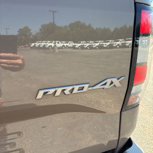 صورة مصغرة 23 لـ 2022 Nissan FRONTIER PRO-4X