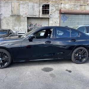 BMW 330I XDRIVE - 4