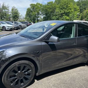 TESLA MODEL Y LONG RANGE - 2