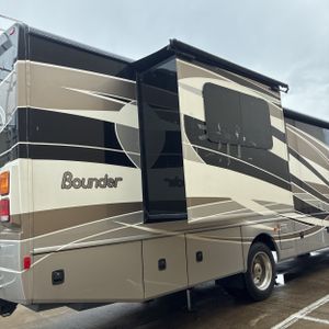 FORD F-53 MOTORHOME CHASSIS - 9