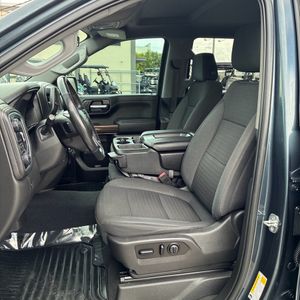 صورة 36 لـ 2020 Chevrolet SILVERADO 1500 RST