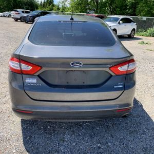 FORD FUSION SE - 7