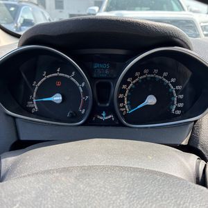 صورة مصغرة 37 لـ 2014 FORD FIESTA SE