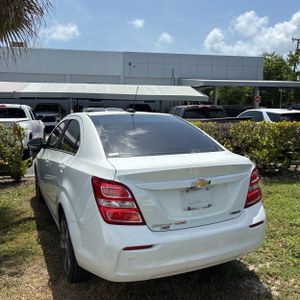 صورة 4 لـ 2017 Chevrolet SONIC PREMIER AUTO