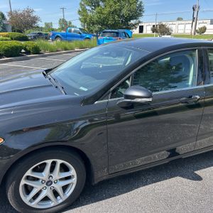 FORD FUSION SE - 2