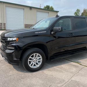 صورة 2 لـ 2020 Chevrolet SILVERADO 1500 RST