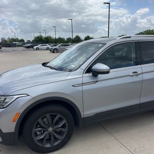 VOLKSWAGEN TIGUAN SE - 2