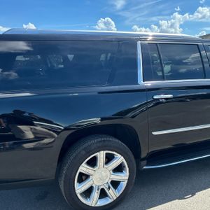 2019 Cadillac ESCALADE ESV LUXURY — фото 9