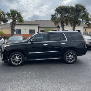 CADILLAC ESCALADE LUXURY - 3