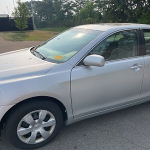 2009 Toyota CAMRY LE photo 2