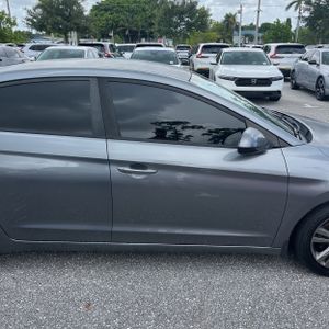 2018 Hyundai ELANTRA SEL — фото 10
