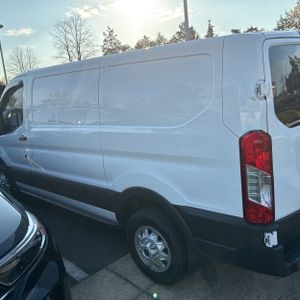 FORD TRANSIT 150 - 6
