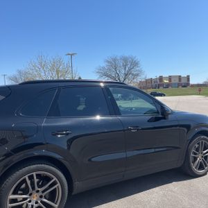 PORSCHE CAYENNE S - 9