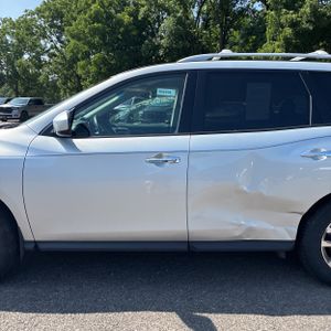 2014 Nissan PATHFINDER SV 照片 4
