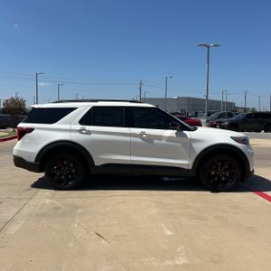 FORD EXPLORER ST - 10