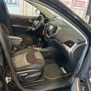 صورة مصغرة 33 لـ 2018 JEEP CHEROKEE LATITUDE