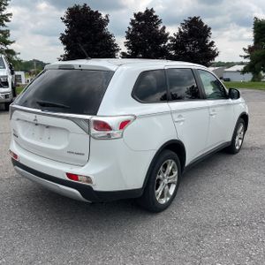 2015 Mitsubishi OUTLANDER SE — фото 8