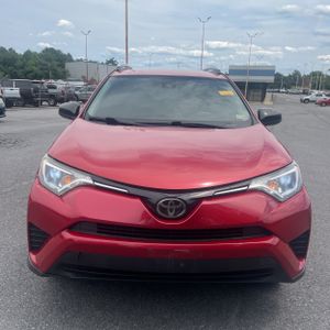 2017 Toyota RAV4 LE — миниатюра 14