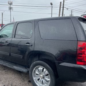 CHEVROLET TAHOE LS - 6