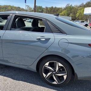 HYUNDAI ELANTRA LIMITED - 6