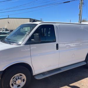 CHEVROLET EXPRESS 2500 - 2