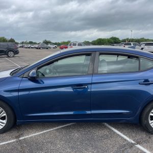 HYUNDAI ELANTRA SEL - 4