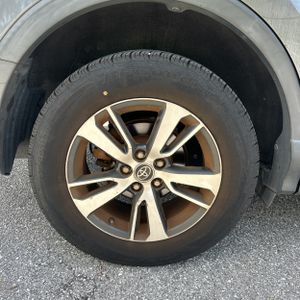 2017 Toyota RAV4 XLE 缩略图 19